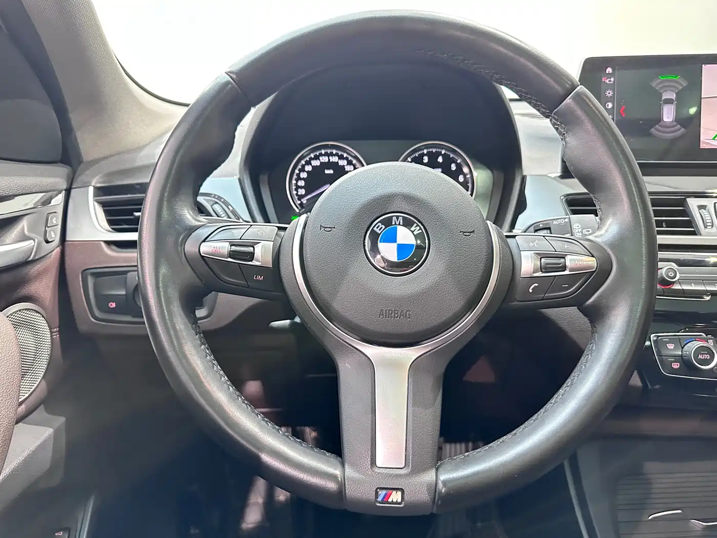 BMW X1 2022 sDrive25Li Leading фото 15
