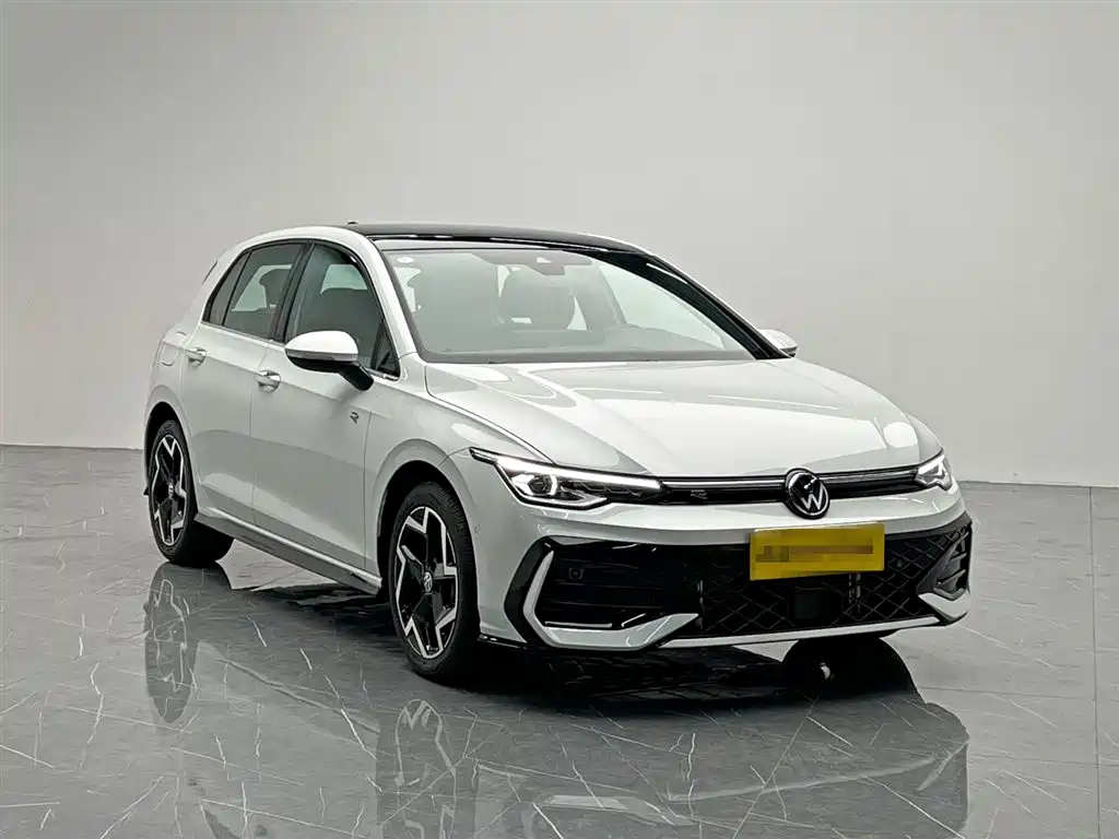 Volkswagen Golf 2025 300TSI R-Line фото 8