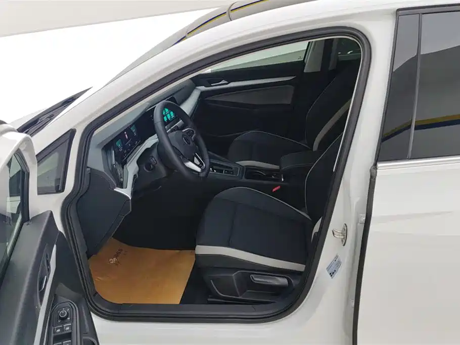 Volkswagen Golf 2023 Facelift 280TSI DSG Pro фото 9
