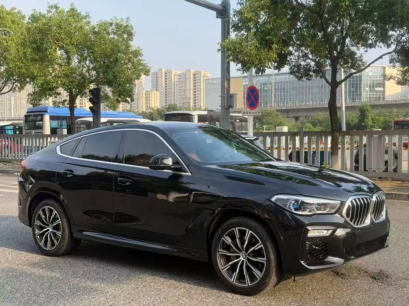 Фото 1 - BMW X6