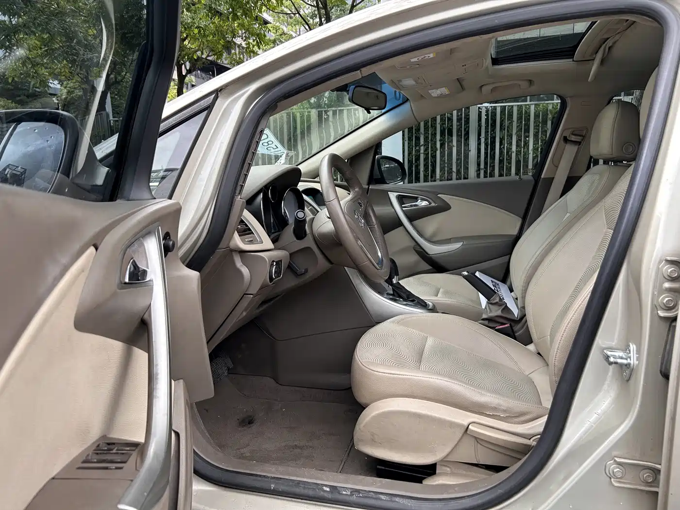 Buick Excelle 2011 2010 GT 1.6L Automatic Fashion Edition