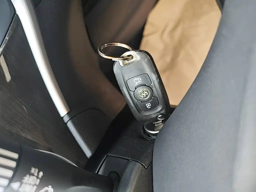 Фото 17 - Buick Verano