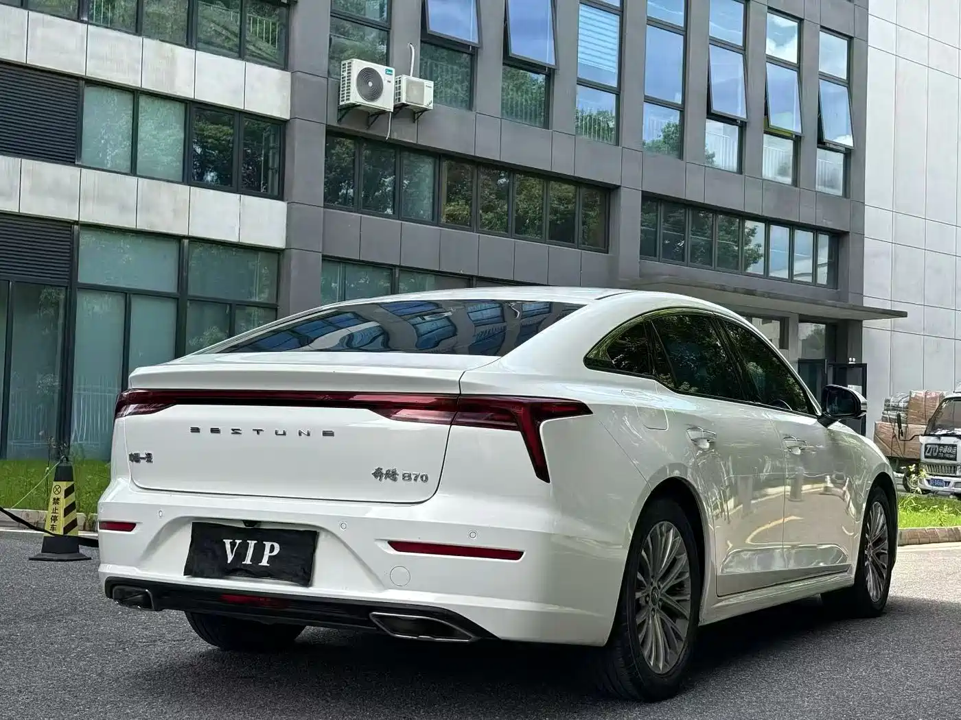 Фото 4 - Besturn B70