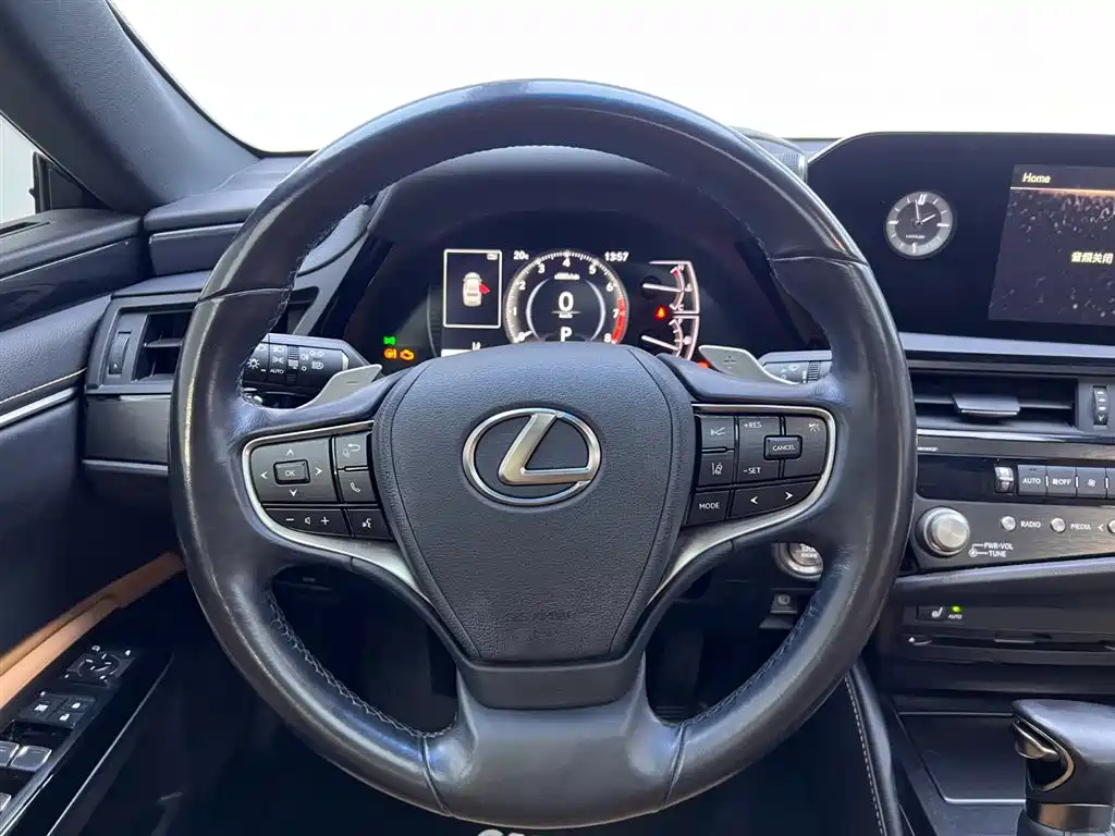 Lexus ES 2021 200 Excellence Edition фото 24