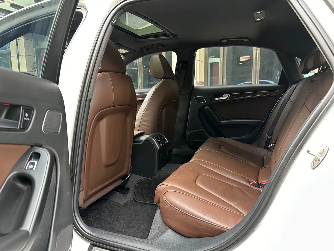 Audi A4L 2016 35 TFSI Collector's Edition S line Comfort фото 9