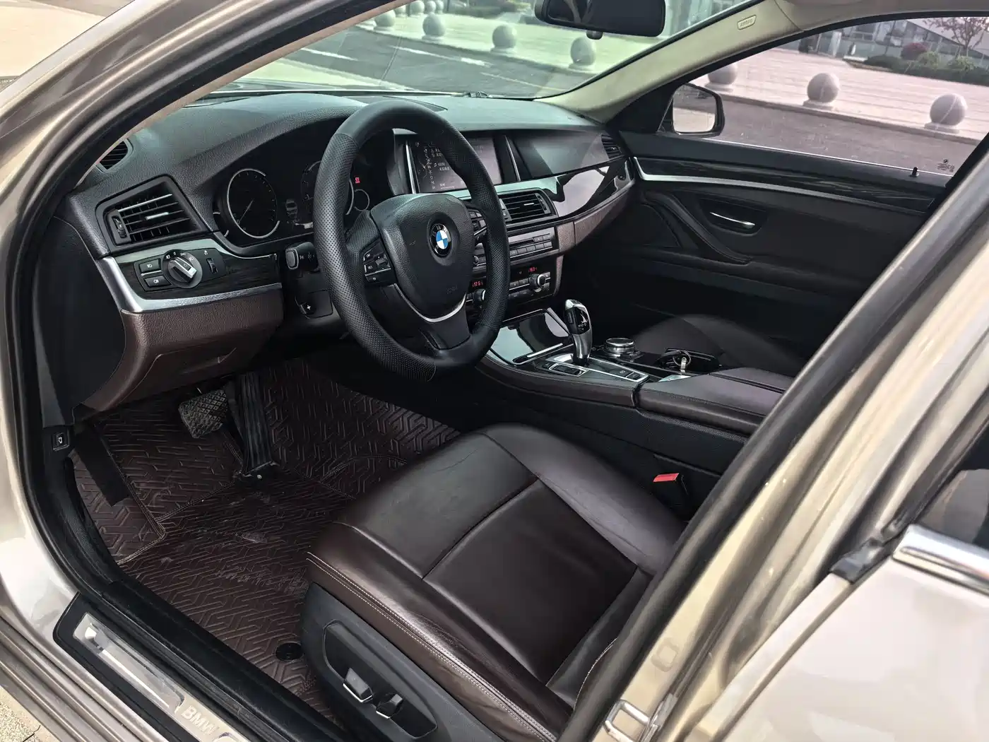 BMW 5 Series 2014 525Li Luxury Design Package фото 9