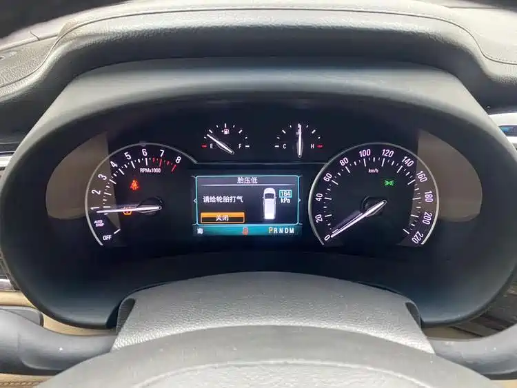 Buick GL8 2017 ES 28T Premium China V фото 2