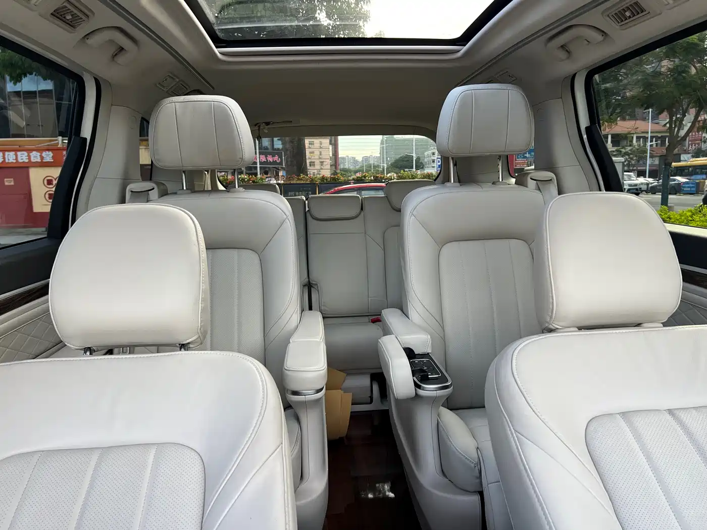 GAC Trumpchi Trumpchi M8 2018 320T Premium Edition фото 18
