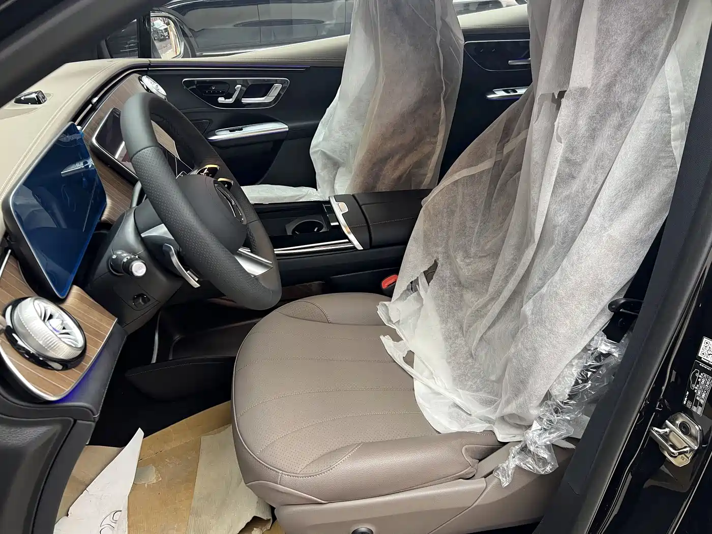 MERCEDES-BENZ EQE SUV