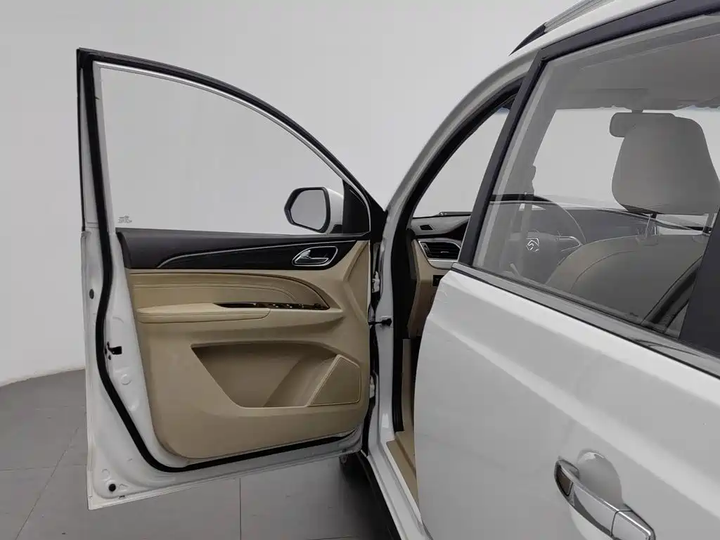 Фото 8 - Baojun 730