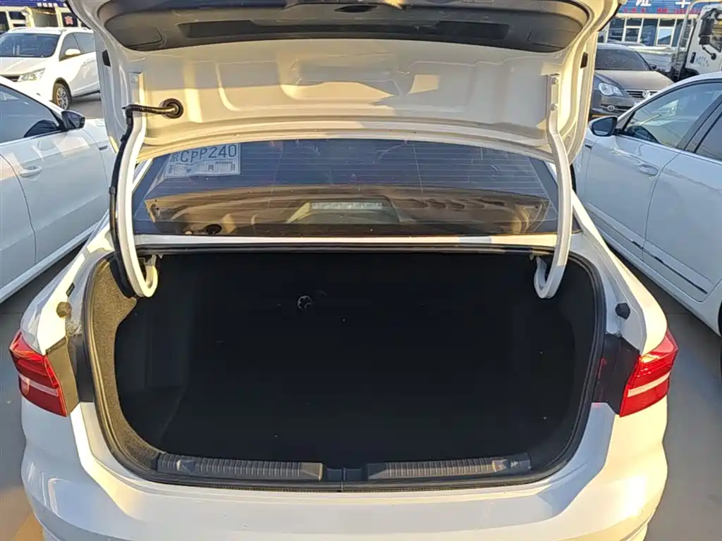 Volkswagen Lavida 2018 280TSI DSG Comfort Edition China V фото 19