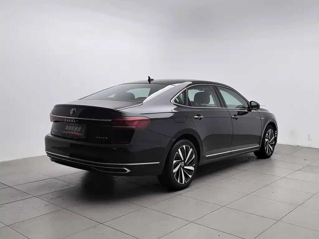 Фото 2 - Volkswagen Passat