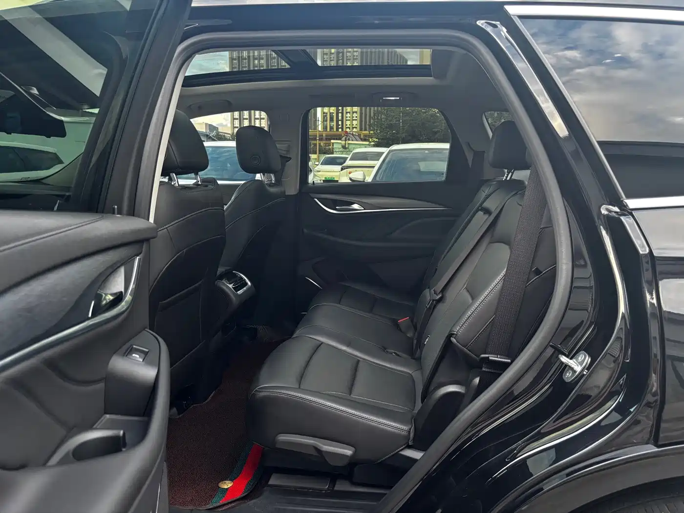 Фото 24 - Buick Enclave