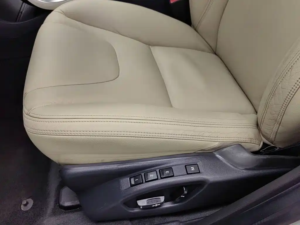 Photo 20 - Volvo S60