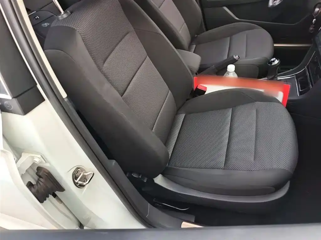 Volkswagen Bora 2017 1.6L Manual Fashion Edition фото 25