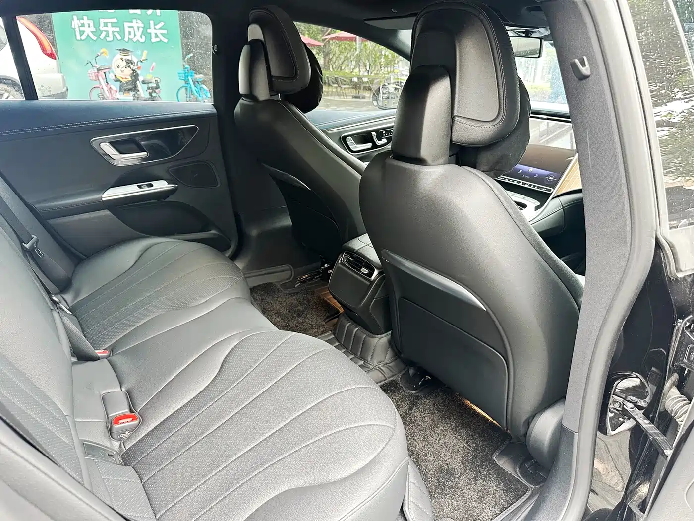Mercedes-Benz EQE 2025 500 4MATIC Pioneer фото 16