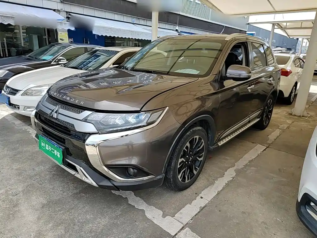 صورة 2 - Mitsubishi Outlander