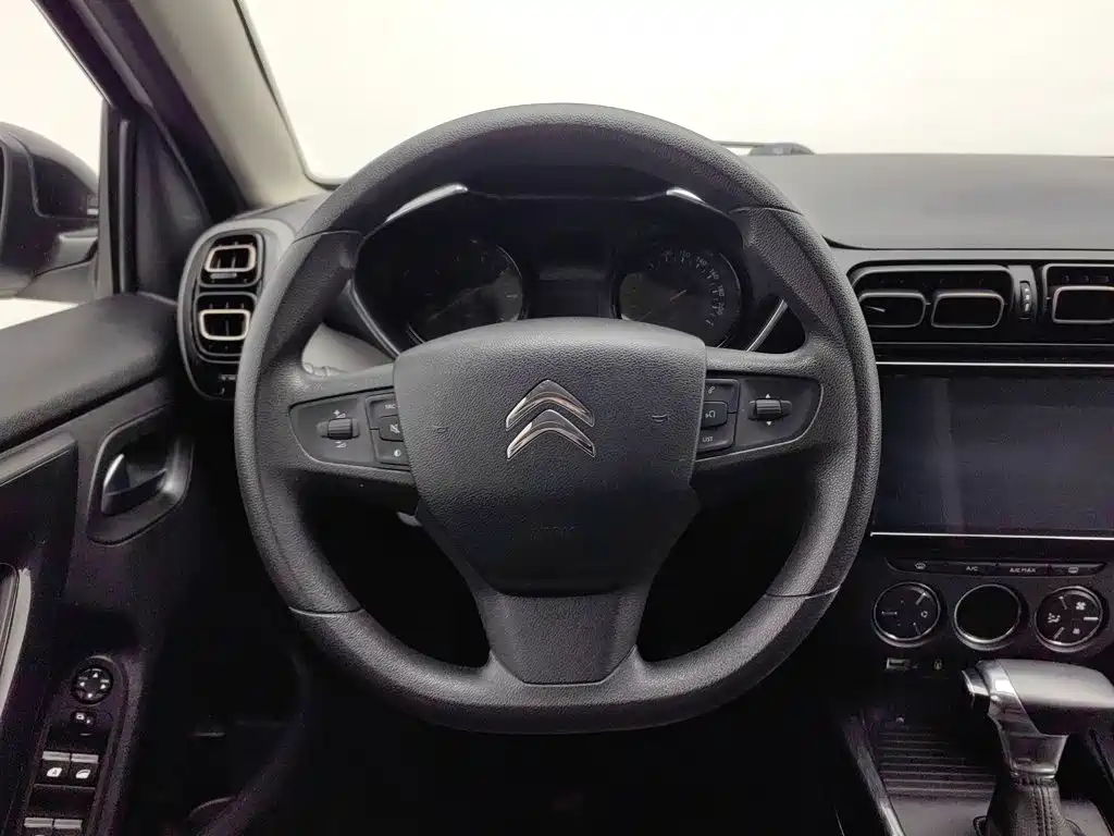 Фото 11 - Citroën C3-XR