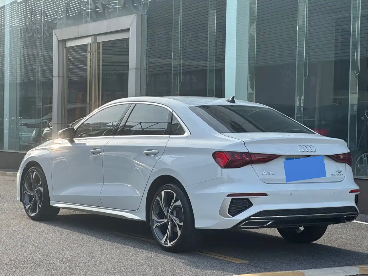 Audi A3 2023 Facelift A3L Limousine 35 TFSI Luxury Sport фото 11