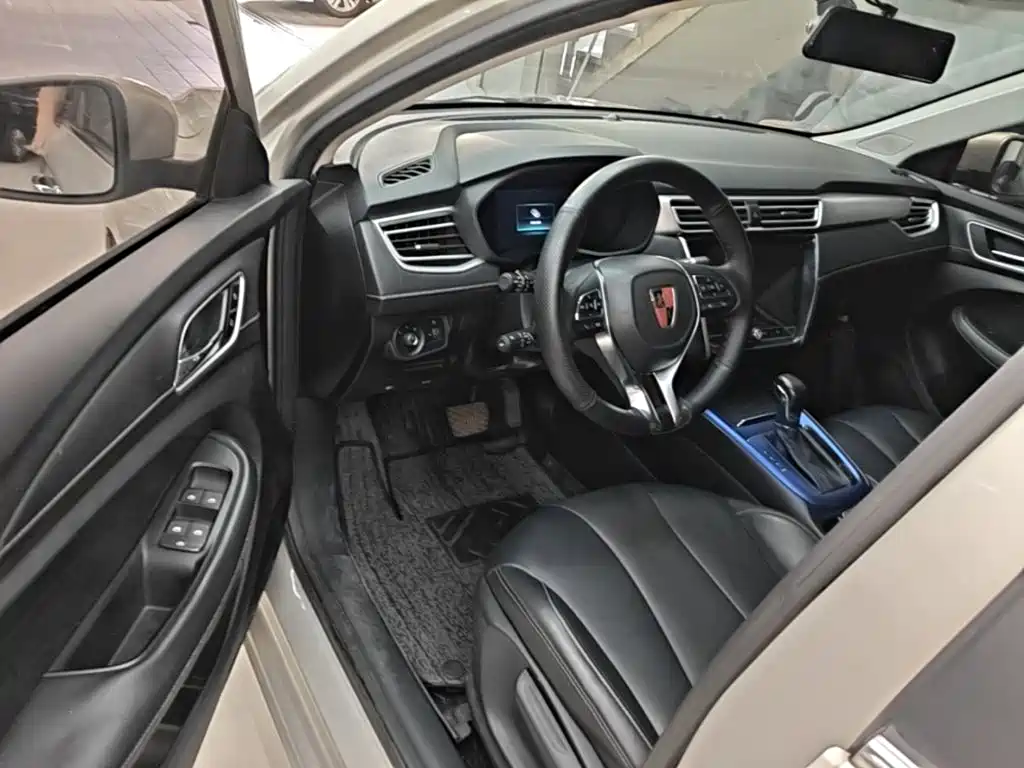 Фото 16 - Roewe i5
