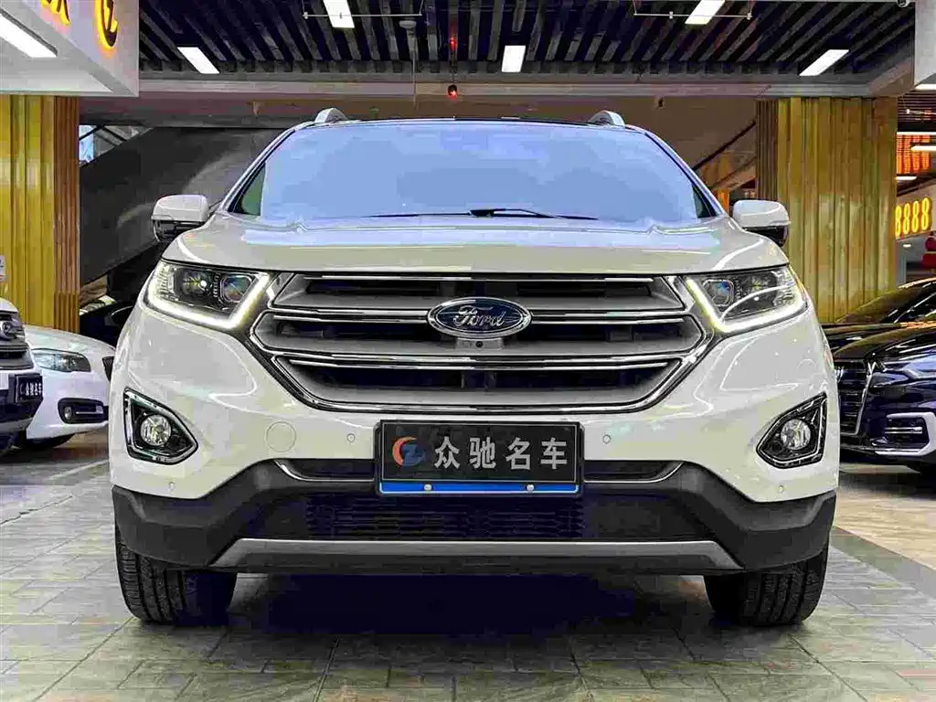 Фото 2 - Ford Edge