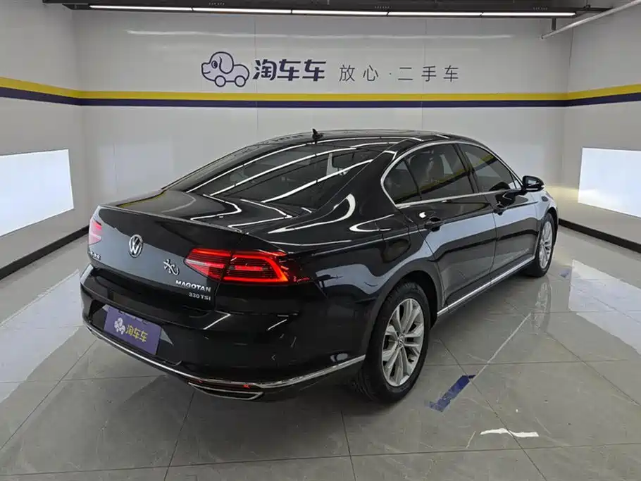 Volkswagen Magotan 2019 330TSI DSG Luxury Class China VI фото 3