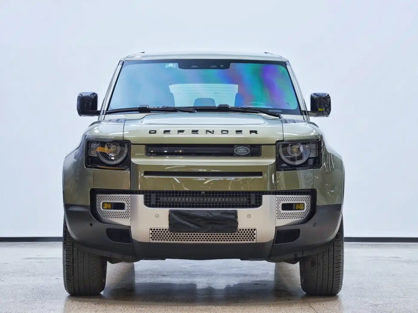 Land Rover Defender 2020 Model 110 P400 HSE фото 2