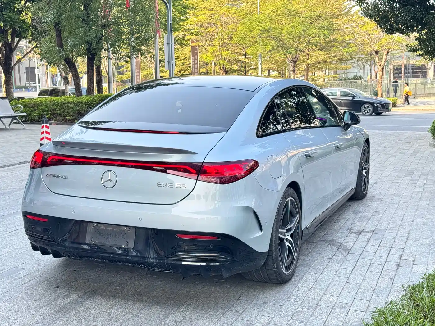 MERCEDES-BENZ EQE AMG