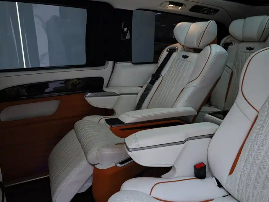Mercedes-Benz Vito 2021 2.0T Business Edition 7-seater фото 27