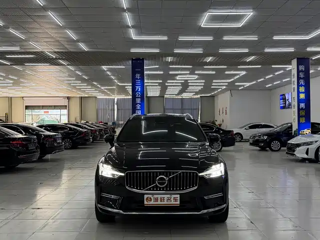 Volvo XC60 2023 B5 AWD Smart Elite Luxury — фото 2