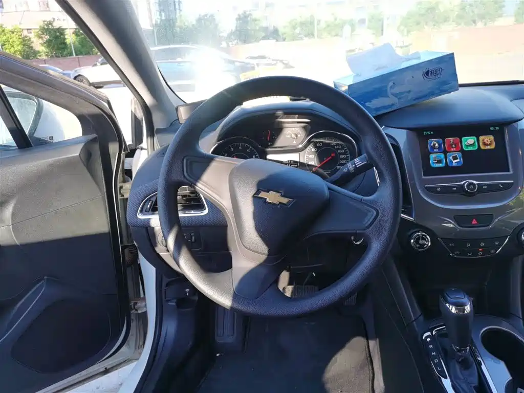 Chevrolet Cruze 2018 320 Automatic Pioneer Sunroof Edition фото 3