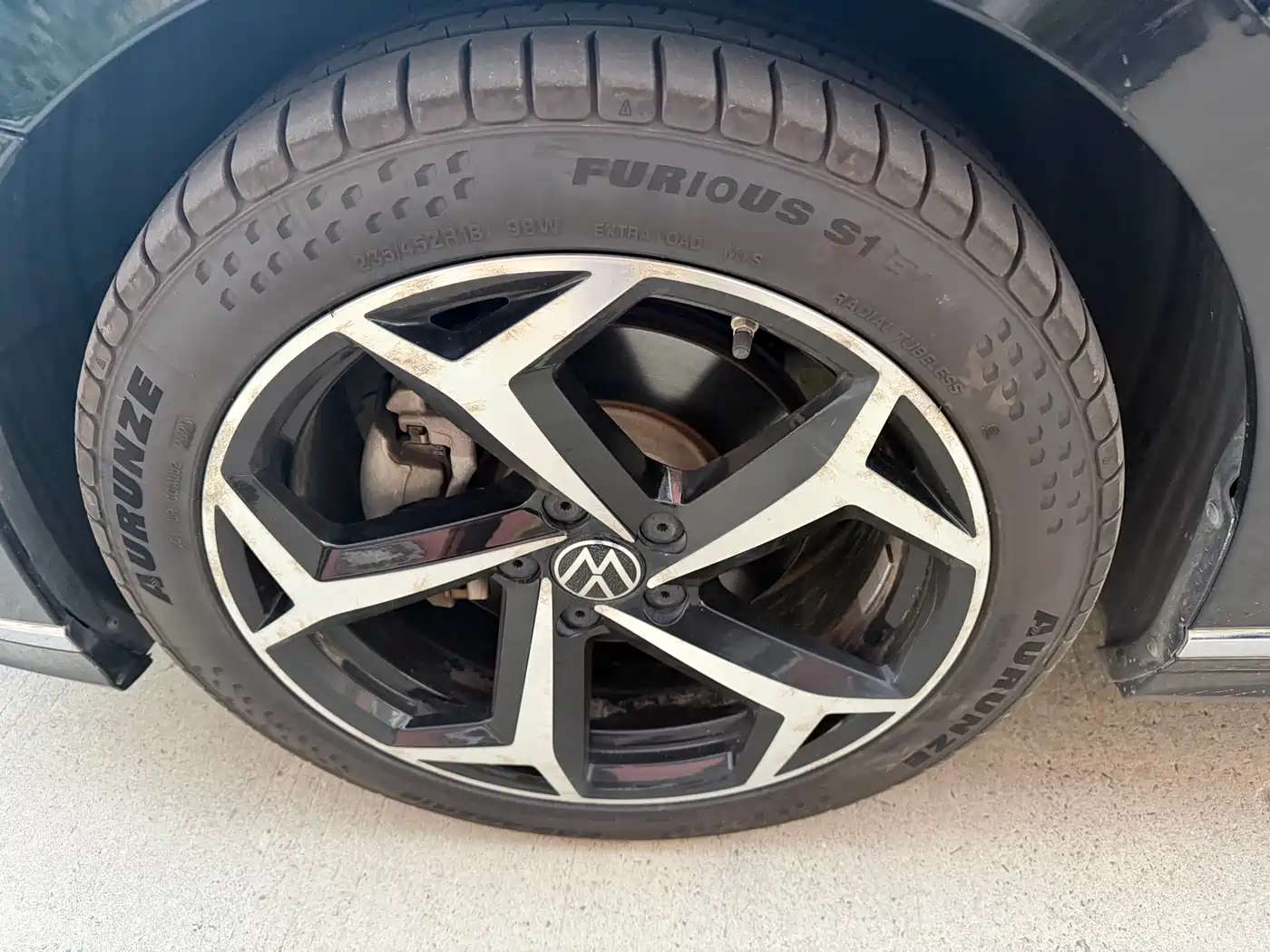 Volkswagen Magotan 2023 Model 2 Million Commemorative Edition 330TSI DSG Luxury фото 5