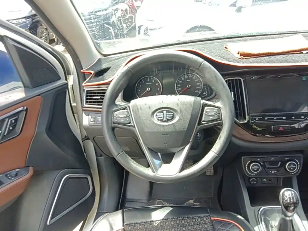 FAW Senya R7 2018 2018 R7C 1.6L Manual Luxury