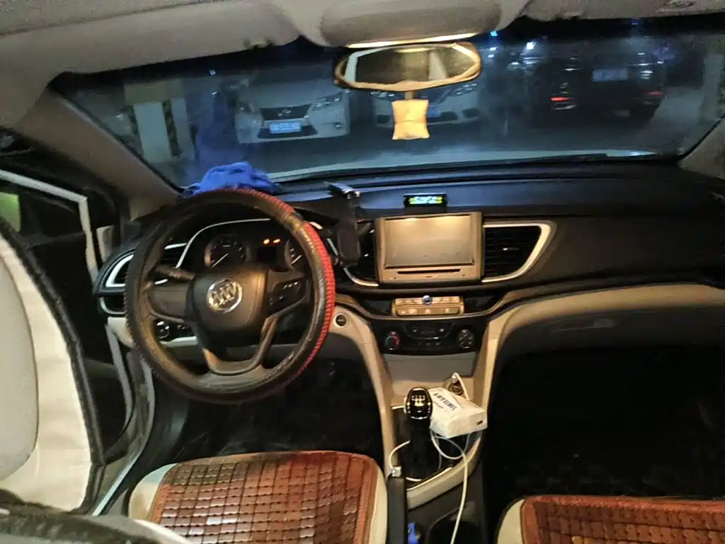 Фото 10 - Buick Excelle