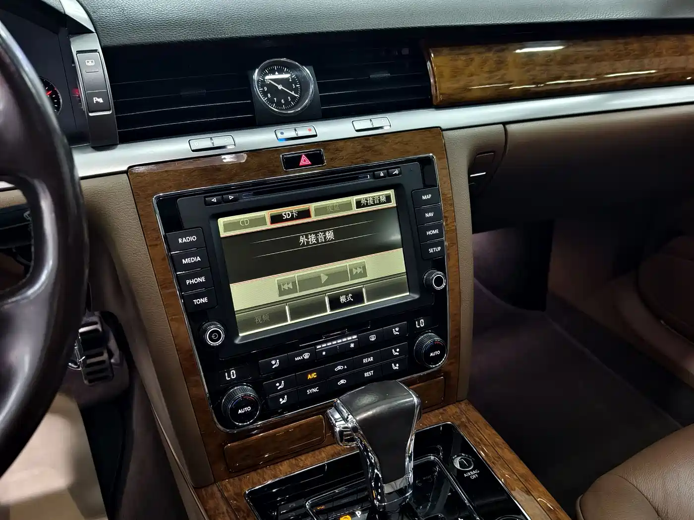 Volkswagen Phaeton 2014 3.0L Business Edition фото 4