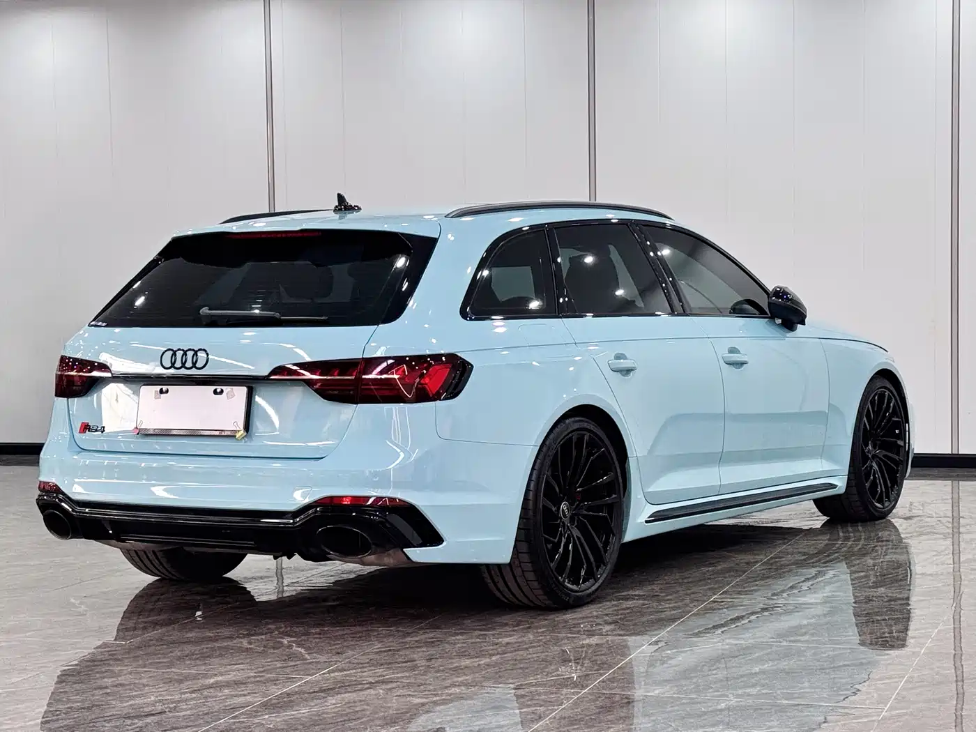 AUDI RS 4