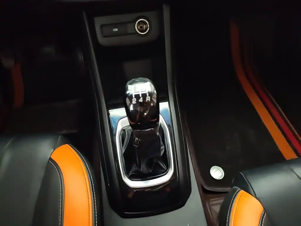 Baojun 310 2017 2016 1.2L Manual Luxury Type