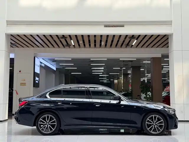 BMW 3 Series 2021 Second Facelift 320Li M Sport Package — фото 4