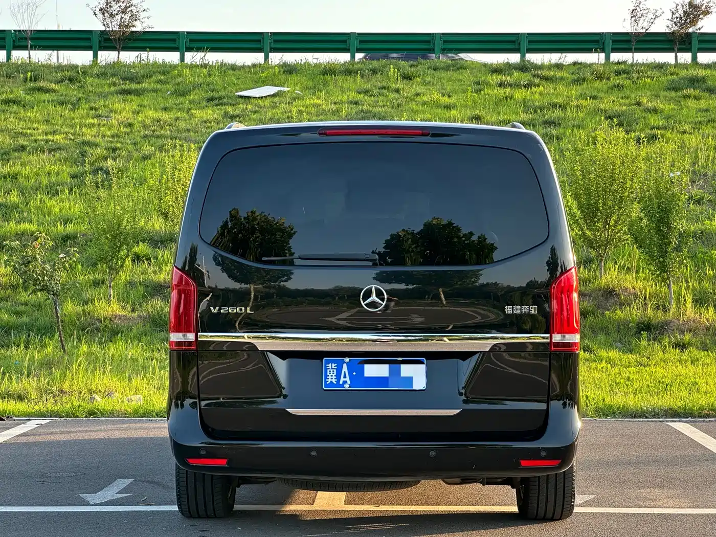 Mercedes-Benz V-Class 2018 2017 Model V 260 L Premium Extended Edition