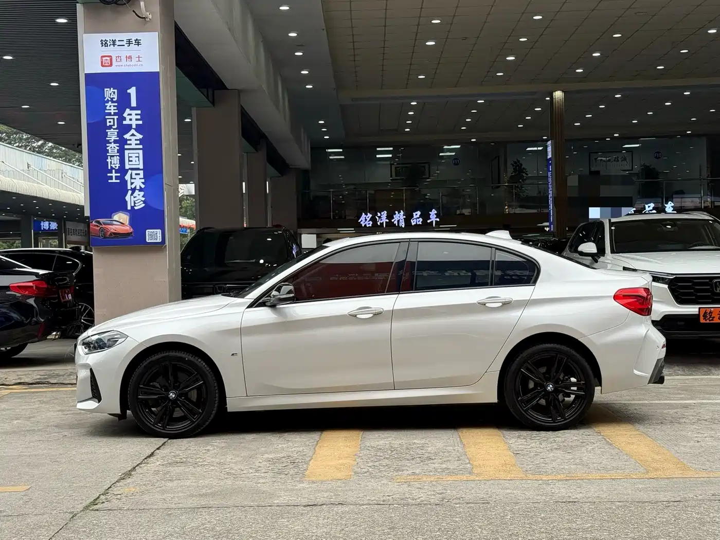 BMW 1 Series 2022 125i M Sport Shadow Edition фото 4