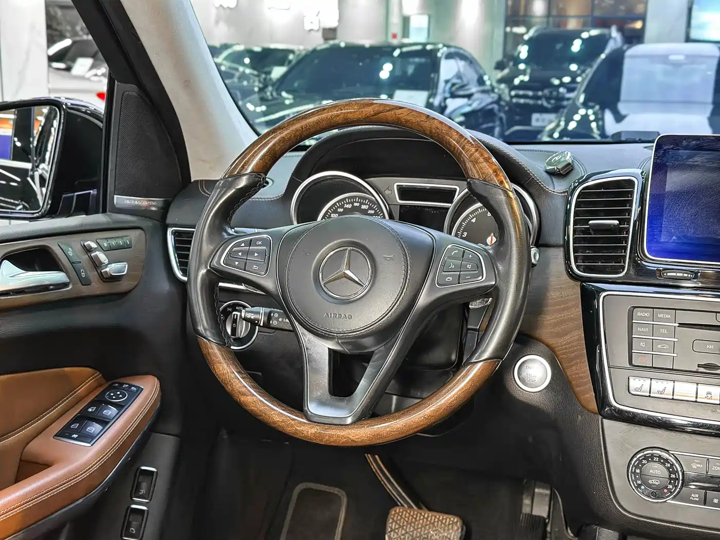 Mercedes-Benz GLS 2016 GLS 500 4MATIC фото 21