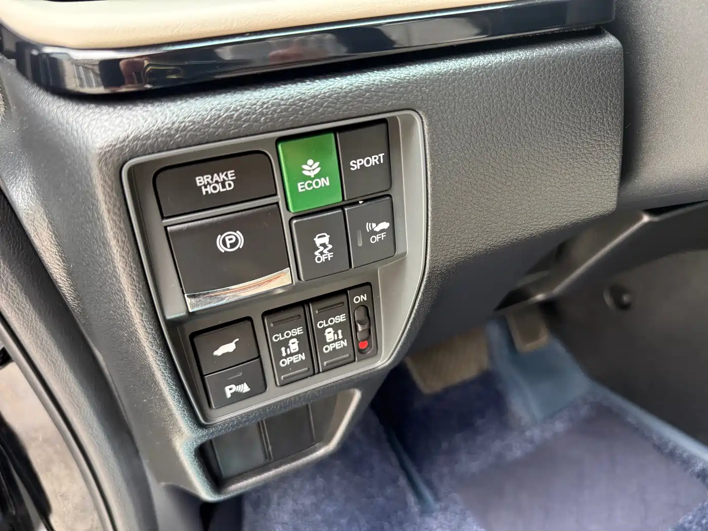 Honda Elysion 2024 2024 2.0L e:HEV Luxury Edition