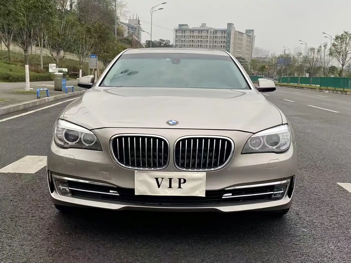 Photo 2 - BMW 7 Series