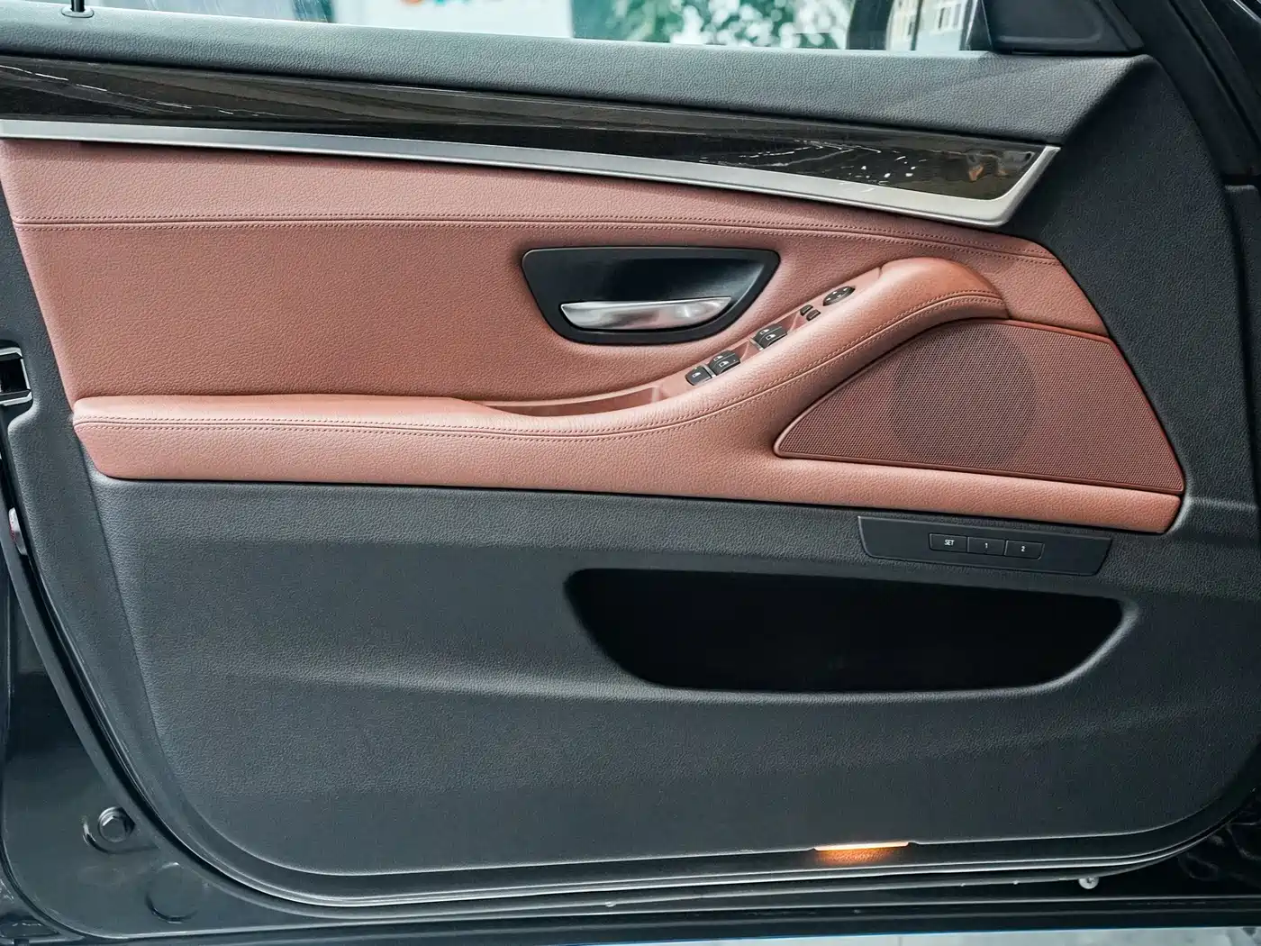 BMW 5 Series 2014 525Li Leading фото 10