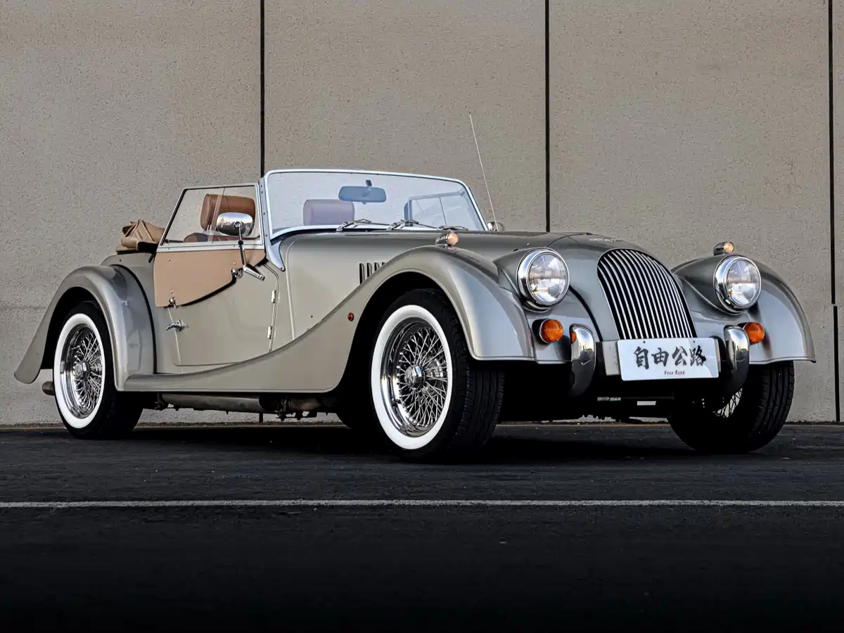 Фото 2 - Morgan Plus 4