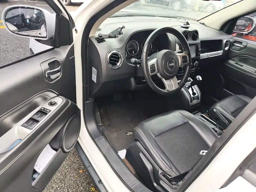 Jeep Compass (Import) 2015 2014 Facelift 2.4L 4WD Comfort Edition