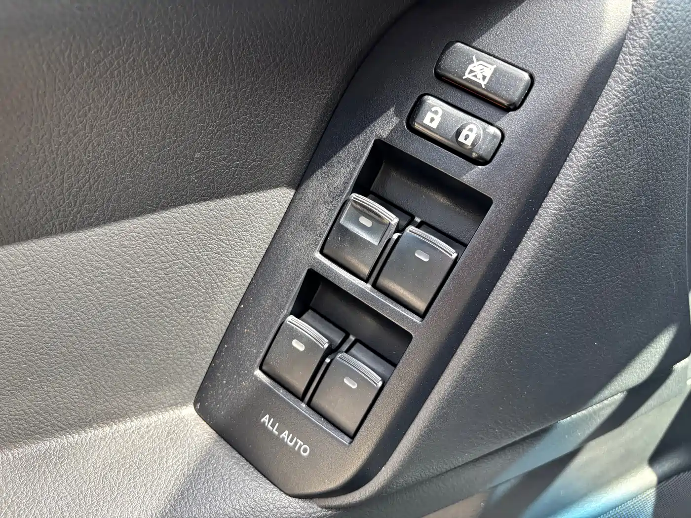Toyota Prado 2019 2018 3.5L Automatic TX-L Rear-mounted Spare Tire