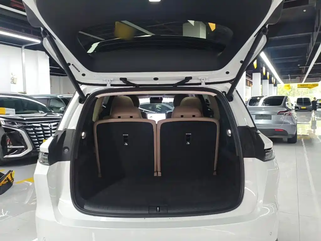 Li Auto Li i8 2025 2025 Standard Edition