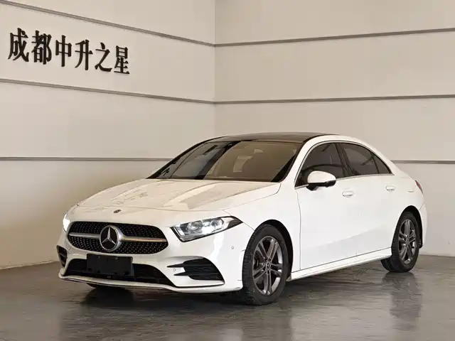 Mercedes-Benz A-Class 2021 A 180 L Sports Sedan — фото 1