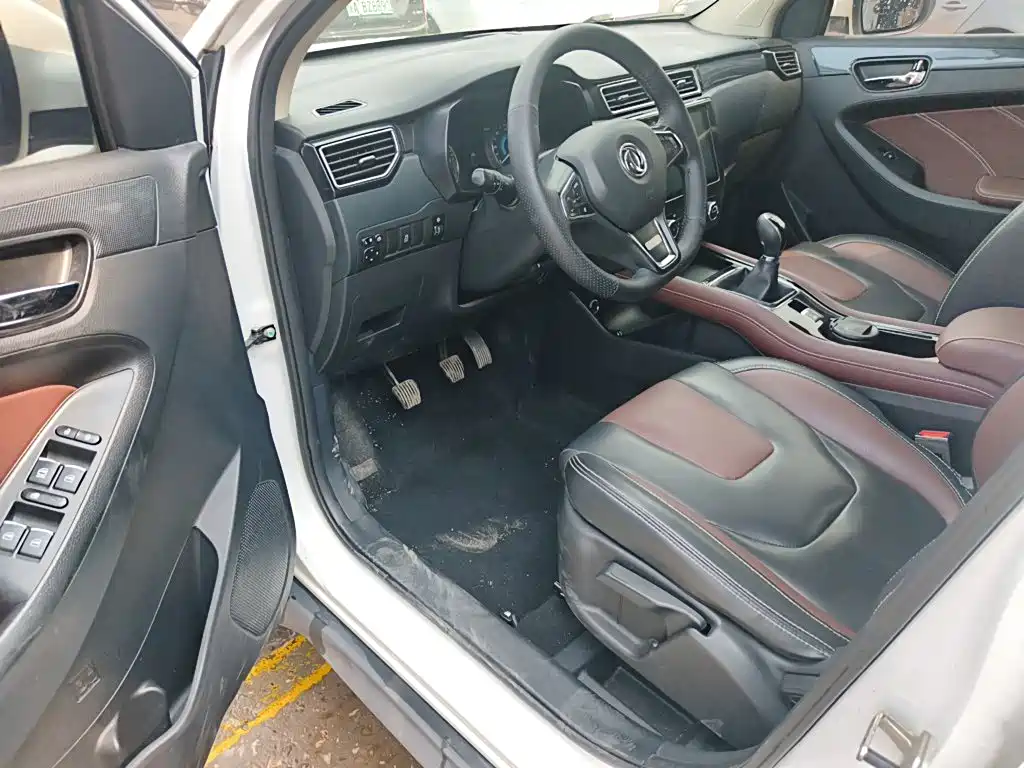 Dongfeng Fengguang Fengguang 580 2018 2017 1.5T Manual Luxury Version